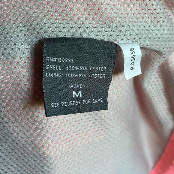 New Balance Hooded Windbreaker/Rain jacket - Picture 6 of 7